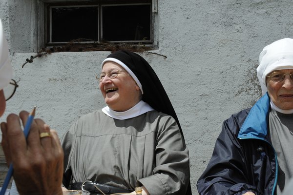 Schwester Domenica Dethomas und Schwester Pia Willi geben Einblick in Glücksfragen