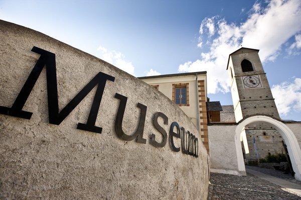 Dodici secoli di storia del monastero attraverso arte e architettura