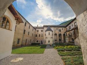 Costruzione della residenza vescovile