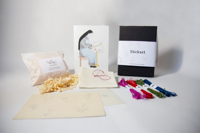 Das Stickset ist im Onlineshop, im Klosterladen und in der Handweberei Tessanda erhältlich