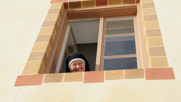 la priora Domenica Dethomas assume la direzione del convento