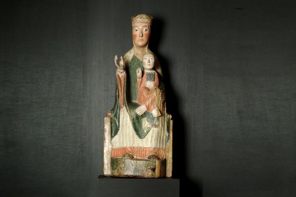 [Translate to Englisch:] romanische Madonna