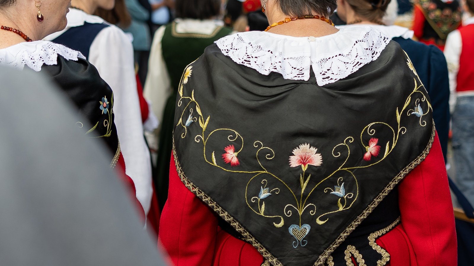 [Translate to Italienisch:] Trachten Archiv Mach mit Kloster Müstair Graubünden