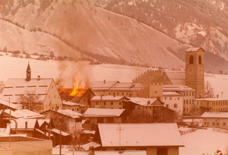 Der brennende Südstall des Klosters Müstair anno 1978 Bild aus dem Klosterarchiv